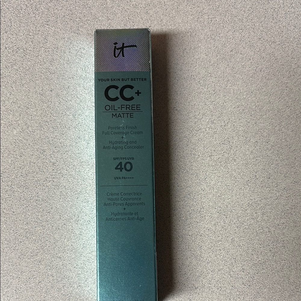 BNIB It Cosmetics CC+Oil-Free Matte Cream hydrating anti-aging concealer MEDIUM